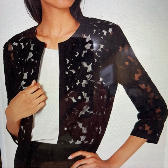Anne Klein Broderie Cropped Black Floral Lace Cardigan Womens size 2 bohemian - Picture 1 of 13